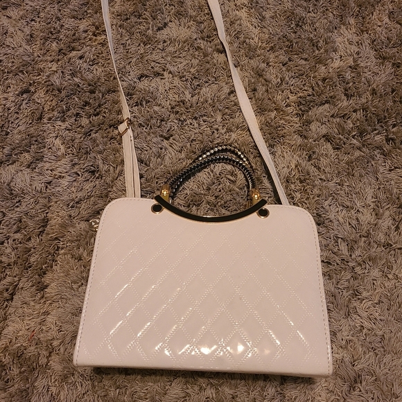 o-v-a Handbags - White crossbody/shoulder bag/handbag hp🔥🔥🔥🔥